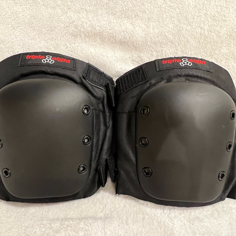 Triple Eight Knee Pads